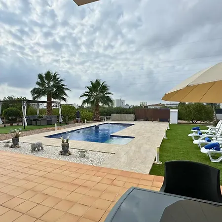 Nimaf Holiday home